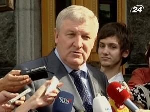 Єжель обіцяє підняти зарплату військовим Єжель обіцяє підняти зарплату військовим