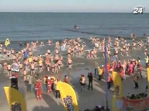 У Польщі 1700 людей скупались у холодній воді У Польщі 1700 людей скупались у холодній воді