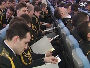 В День закоханих військові прокурори присягнули у любові до закону В День закоханих військові прокурори присягнули у любові до закону