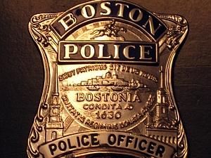 Бостонські поліцейські відростять вуса заради дітей Бостонські поліцейські відростять вуса заради дітей