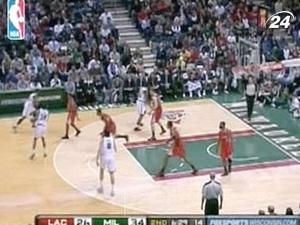 "Мілуокі Бакс" вдома переграли "Лос-Анджелес Кліпперс" "Мілуокі Бакс" вдома переграли "Лос-Анджелес Кліпперс"