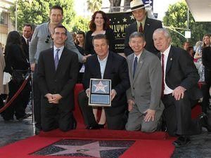 Алек Болдуїн отримав зірку на Алеї слави Алек Болдуїн отримав зірку на Алеї слави