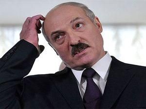 Азаров обіцяє вплинути на Лукашенка Азаров обіцяє вплинути на Лукашенка