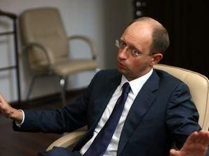 Яценюк просить Генпрокуратуру розібратися із чернівецькими депутатами 