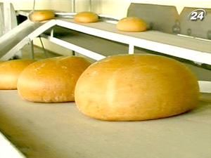 ЗМІ: Борошно зникає з прилавків магазинів ЗМІ: Борошно зникає з прилавків магазинів