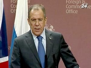 Лаврову передали "подарунки" для Путіна і Медведєва Лаврову передали "подарунки" для Путіна і Медведєва