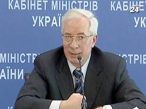 Азаров зобов'язав створювати на ринках "фермерські куточки" Азаров зобов'язав створювати на ринках "фермерські куточки"