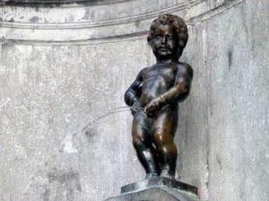 В Бельгії повернули "хлопчика, який пісяє" В Бельгії повернули "хлопчика, який пісяє"