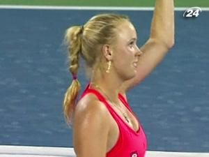 Каролін Возняцкі спокійно пройшла до 1/4 фіналу Каролін Возняцкі спокійно пройшла до 1/4 фіналу