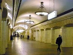 У московському метро затримали чоловіка зі слідами гексогену на руках У московському метро затримали чоловіка зі слідами гексогену на руках