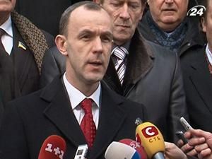 Співробітники СБУ спробували обшукати офіс ВО "Батьківщина" Співробітники СБУ спробували обшукати офіс ВО "Батьківщина"