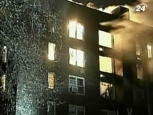 У Нью-Йорку зайнявся 6-поверховий житловий будинок У Нью-Йорку зайнявся 6-поверховий житловий будинок