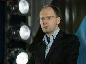 Яценюк: Домовляюся не з політичними лідерами, а з народом Яценюк: Домовляюся не з політичними лідерами, а з народом