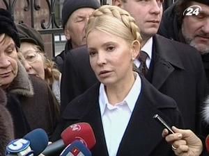 Тимошенко: влада "тероризує" родичів депутатів-орозиціонерів Тимошенко: влада "тероризує" родичів депутатів-орозиціонерів