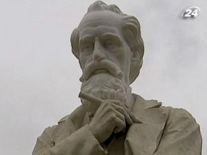 В Австралії відкрили втрачений пам’ятник Діккенсу В Австралії відкрили втрачений пам’ятник Діккенсу