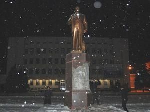 У Борисполі пошкодили пам’ятник Леніну У Борисполі пошкодили пам’ятник Леніну