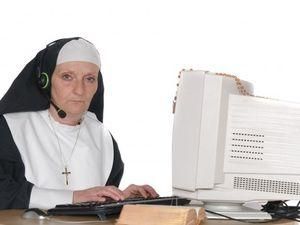 Через прихильність до Facebоok вигнали черницю Через прихильність до Facebоok вигнали черницю