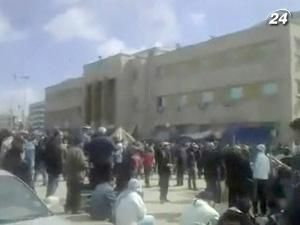 Жертвами заворушень у Лівії стали більше 500 осіб Жертвами заворушень у Лівії стали більше 500 осіб