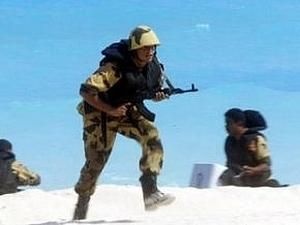 Єгипет підтягує війська до кордону з Лівією Єгипет підтягує війська до кордону з Лівією