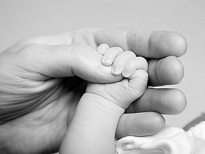 У Чернігові жінка народила першу дитину у 66 років У Чернігові жінка народила першу дитину у 66 років