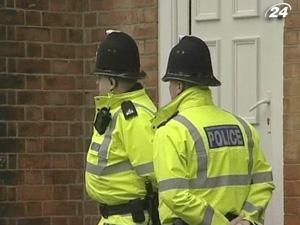 В Шотландії 11 підлітків отримали поранення внаслідок стрілянини у школі В Шотландії 11 підлітків отримали поранення внаслідок стрілянини у школі