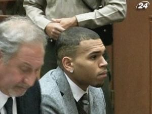 Крісу Брауну дозволили спілкуватися з Ріанною Крісу Брауну дозволили спілкуватися з Ріанною