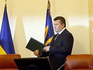 Нардепи від БЮТ звинувачують Януковича в порушенні Конституції Нардепи від БЮТ звинувачують Януковича в порушенні Конституції