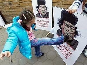 У Лівії обіцяють велику грошову винагороду за інформацію про лідерів повстанців У Лівії обіцяють велику грошову винагороду за інформацію про лідерів повстанців