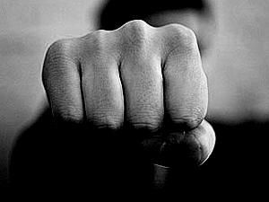 Харків: син до смерті побив матір через через її сварку з дружиною Харків: син до смерті побив матір через через її сварку з дружиною