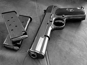 Прокуратура передала до суду справу про чоловіка, який хотів продати арсенал зброї злочинцям Прокуратура передала до суду справу про чоловіка, який хотів продати арсенал зброї злочинцям