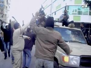 Лівійські військові відкрили вогонь по маніфестантах Лівійські військові відкрили вогонь по маніфестантах