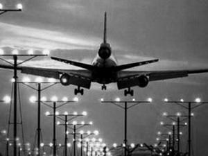 У Тріполі сів літак для евакуації українців У Тріполі сів літак для евакуації українців