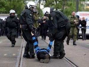 Туриста заарештували за нацистський жест Туриста заарештували за нацистський жест