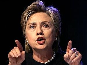 Клінтон: Каддафі треба притягти до відповідальності Клінтон: Каддафі треба притягти до відповідальності