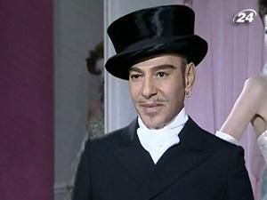На модельєра дому Dior Джона Гальяно подали другий позов На модельєра дому Dior Джона Гальяно подали другий позов