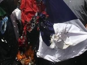 Японія не вважає спалення прапору Росії оскверненням Японія не вважає спалення прапору Росії оскверненням