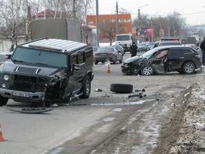 "Хаммер" і "Мазда" у ДТП "Хаммер" і "Мазда" у ДТП