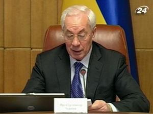 Азаров: Тимошенко привчила українців до імпорту Азаров: Тимошенко привчила українців до імпорту