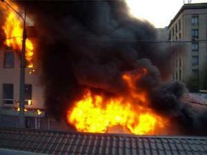 У Києві горить будівля СБУ
