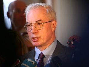 Азаров: Школи на чиєсь бажання не закриємо Азаров: Школи на чиєсь бажання не закриємо