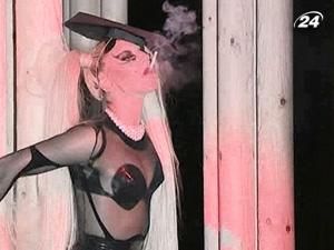 Леді Гага дебютувала на Тижні моди в Парижі Леді Гага дебютувала на Тижні моди в Парижі