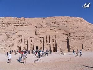 Гробниця Нефертарі - яскрава подорож у світ мистецтва древніх єгиптян