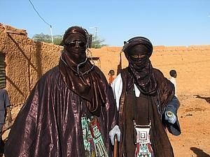 Кілька сотень найманців вирушили на допомогу Каддафі Кілька сотень найманців вирушили на допомогу Каддафі