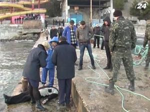 У Криму загинув росіянин, який машиною з'їхав у море У Криму загинув росіянин, який машиною з'їхав у море