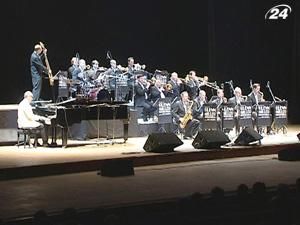 Оркестр Гленна Міллера дав концерт у столиці Оркестр Гленна Міллера дав концерт у столиці