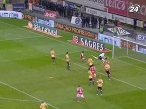 "Бенфіка" перервала 11-матчеву серію перемог "Бенфіка" перервала 11-матчеву серію перемог