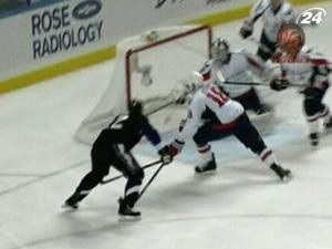 Воротар "Вашингтона" Бреден Холтбі - перша зірка матчу проти "Тампи" Воротар "Вашингтона" Бреден Холтбі - перша зірка матчу проти "Тампи"