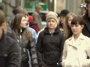 Українські жінки живуть бідніше за чоловіків Українські жінки живуть бідніше за чоловіків