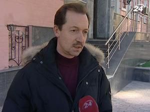 П'яний водій врізався у будівлю Верховної ради П'яний водій врізався у будівлю Верховної ради