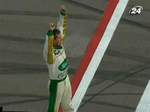 Карл Едвардс підійнявся на третю позицію у загальному заліку Карл Едвардс підійнявся на третю позицію у загальному заліку